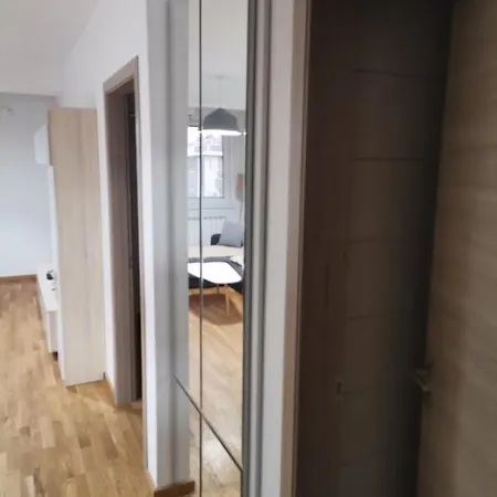 Apartament Calla - 3, Modern & Cozy Near Centar - Free Parking Slot *