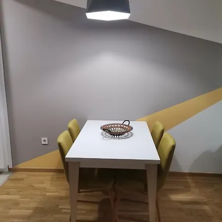Apartament Calla - 3, Modern & Cozy Near Centar - Free Parking Slot *