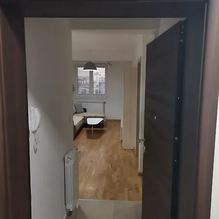 Apartament Calla - 3, Modern & Cozy Near Centar - Free Parking Slot